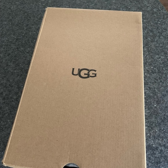 New UGG Zayne Metallic Slingback Sandal - Picture 3 of 13